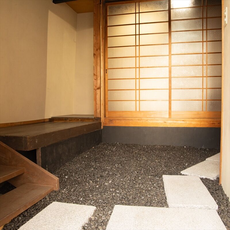 趣のある空間で嗜む香ばしい一品と甘味